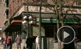 Lorsque les difficultés économiques ont touché le quartier Downtown Eastside de Vancouver, de nombreuses entreprises ont plié bagage.