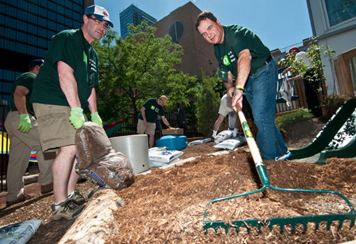 TD employees volunteering